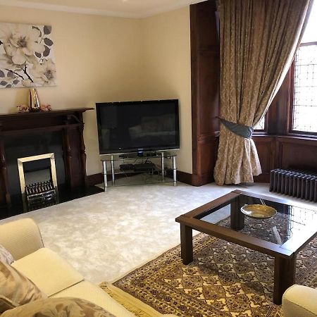Beautiful 4-Bed Villa In Глазго Екстер'єр фото