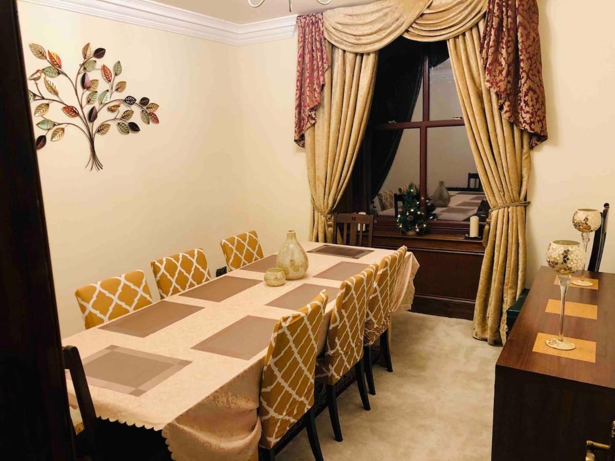 Beautiful 4-Bed Villa In Глазго Екстер'єр фото